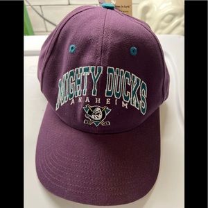 AnAHEIM MIGHTY DUCKS SNAPBACK HAT 90s Vintage Purple Twin Enterprise Disney NHL
